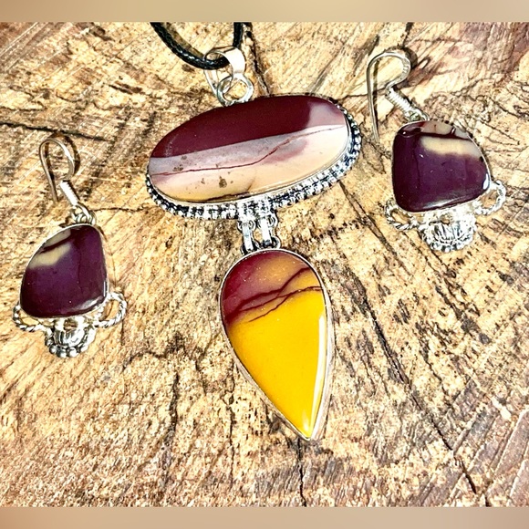 Burgundy & Mustard Mookaite Jasper Pendant & Earringd - Picture 3 of 8
